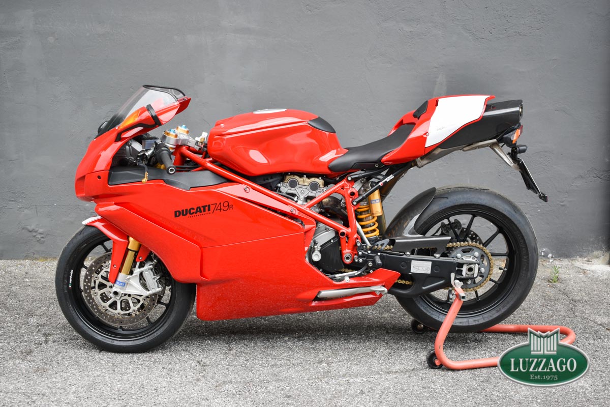 Ducati 749 R Limited edition (1 of 500) motorcycle for sale from Luzzago  1975 in Brescia