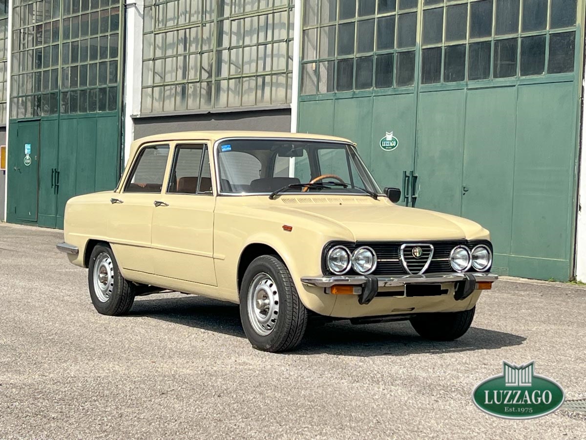 Alfa Romeo - Giulia Nuova Super 1300