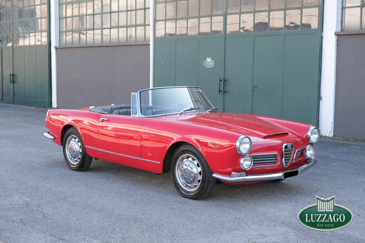 Alfa Romeo - 2600 Spider Carr.Touring (1 of 2152)