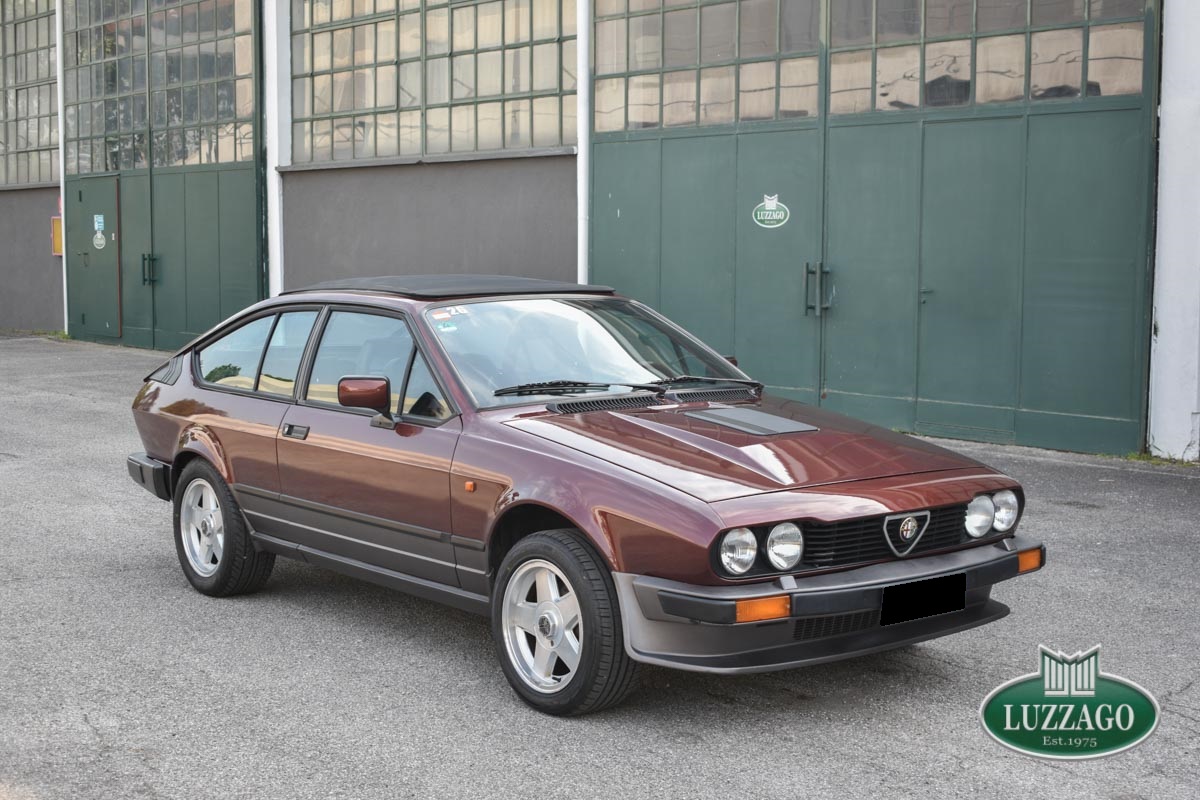 Alfa Romeo - GTV6 3.0 (1 of 200)