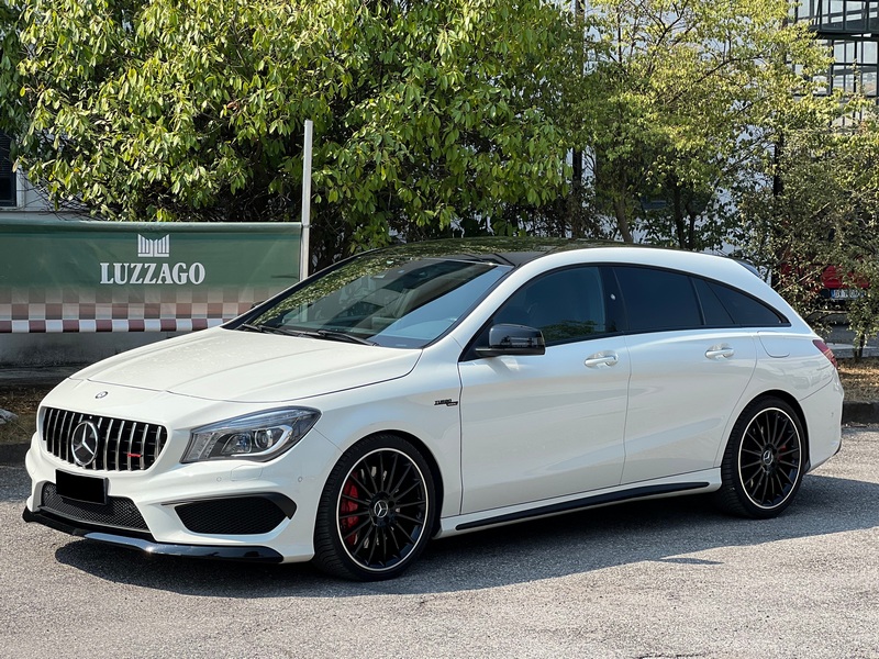 Mercedes-Benz CLA 45 AMG - 2015