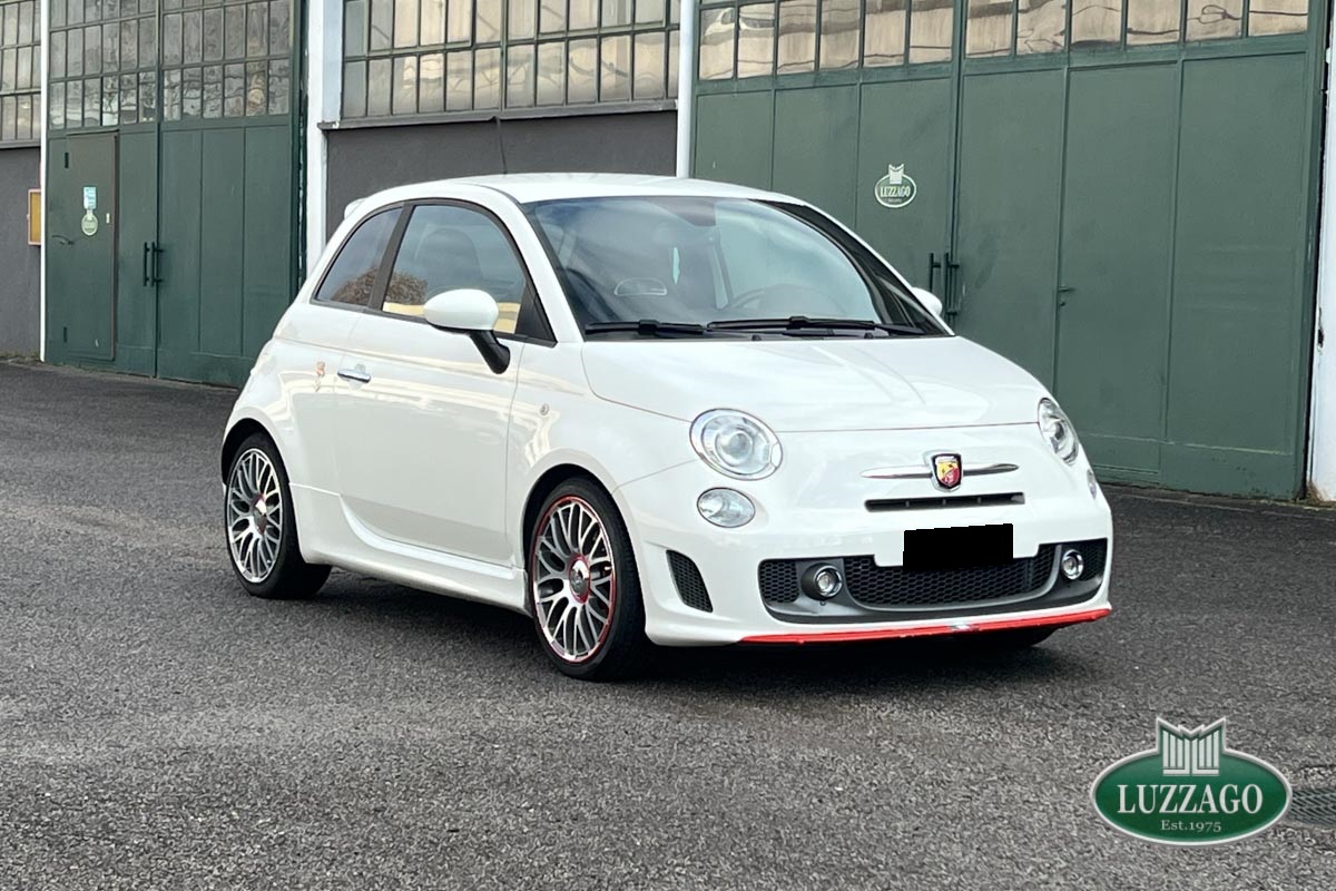 Copri-Volante Effetto Carbonio Per Fiat 500 Abarth 595 2012-2015 – Rivestimento Centrale Nero